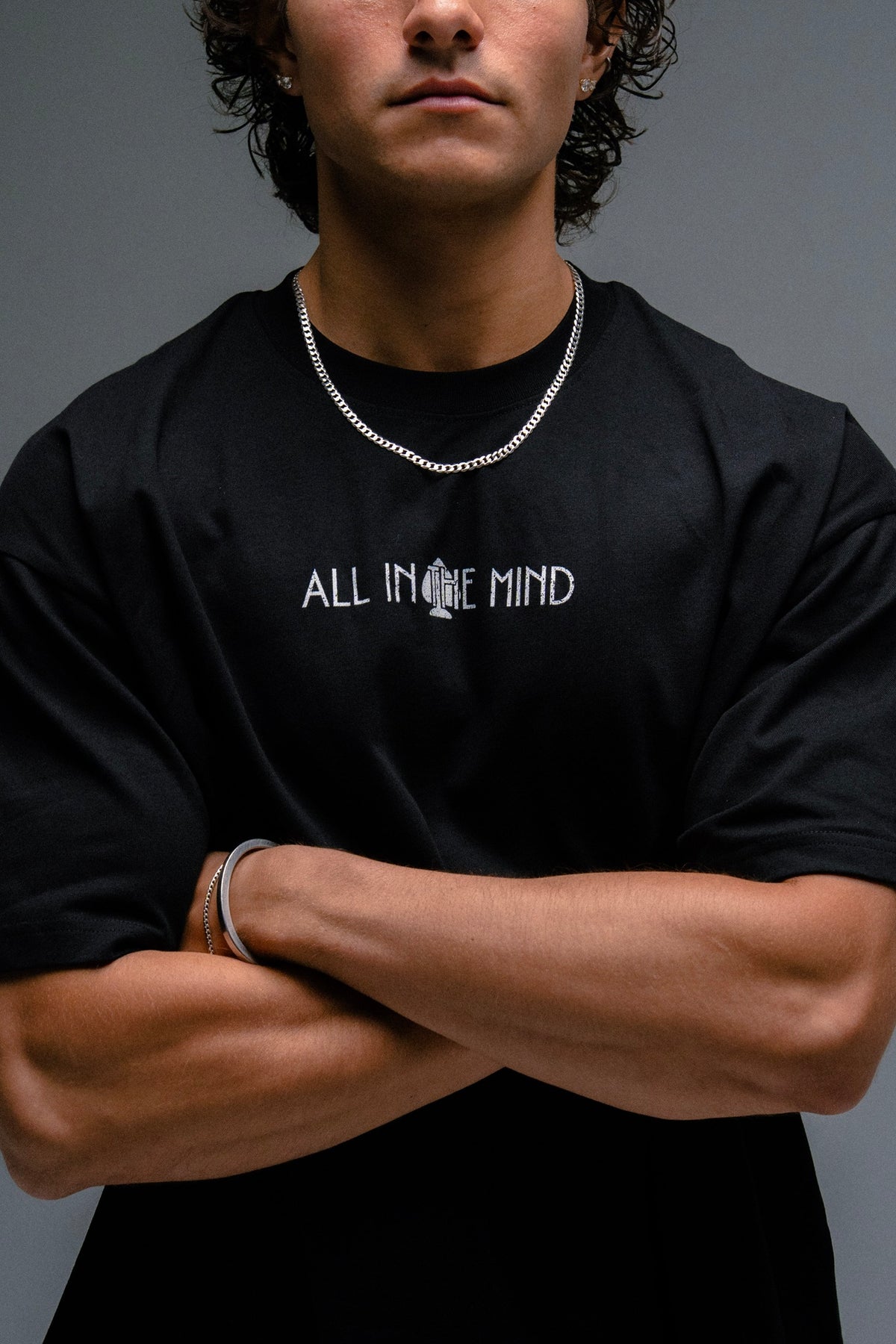 NEVER FOLD TEE